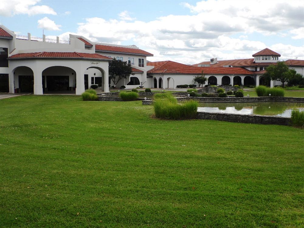 Regalia Hotel & Conference Center Village of Four Seasons Экстерьер фото